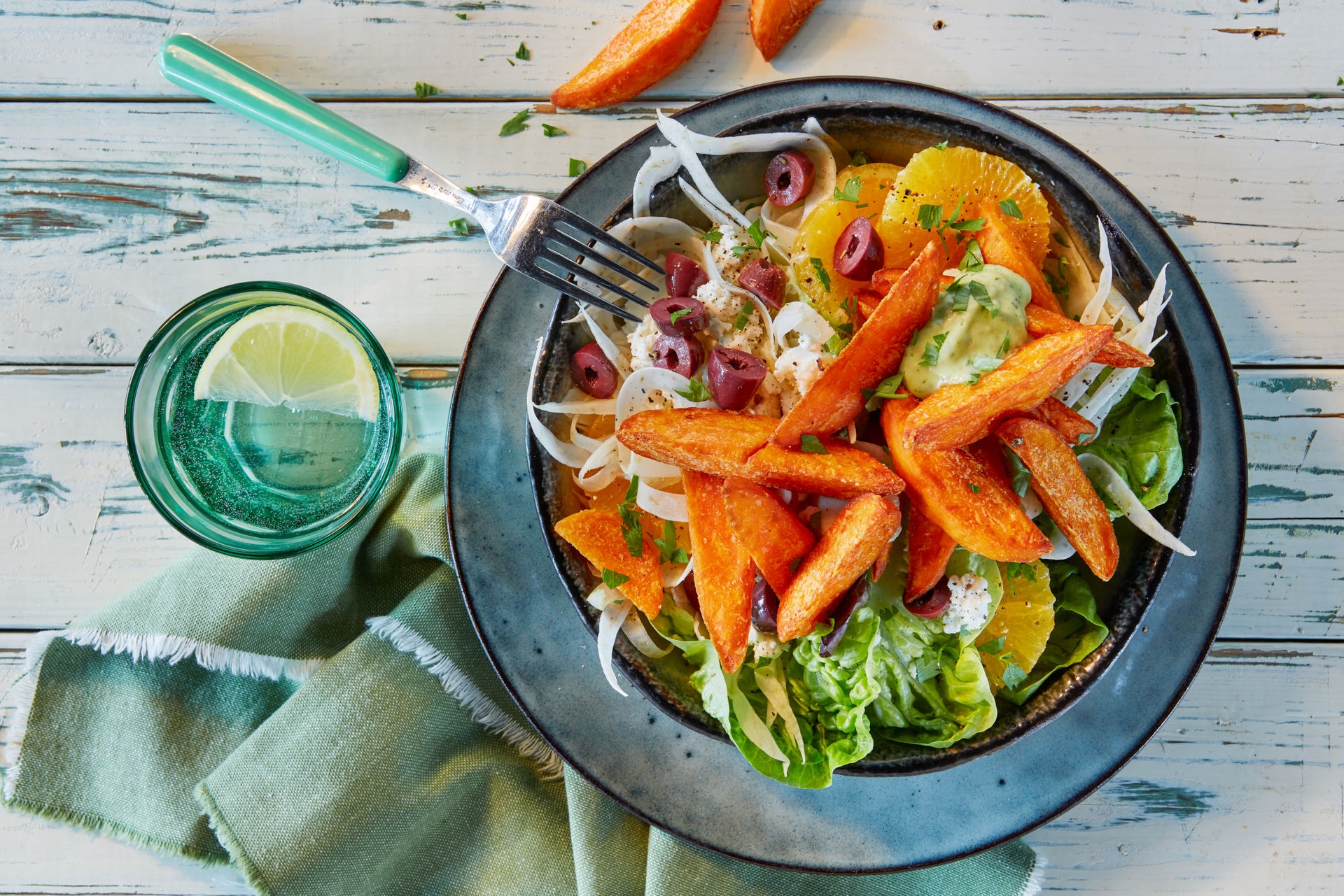 aviko-sweet-wedge-on-a-salad-bowl