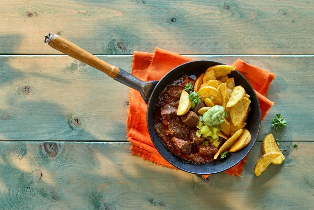 Extradünne Kartoffelspalten mit Schale